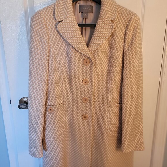 Ann Taylor Tweed Wool Lightweight Coat.  Ladies.  Size M - Picture 2 of 5